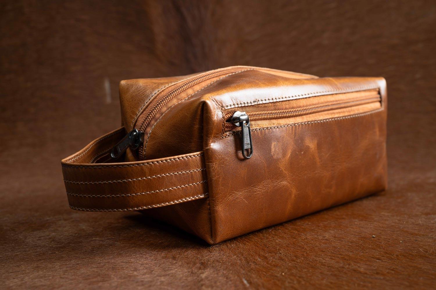 NECESSAIRE EM COURO SINTÉTICO MARROM